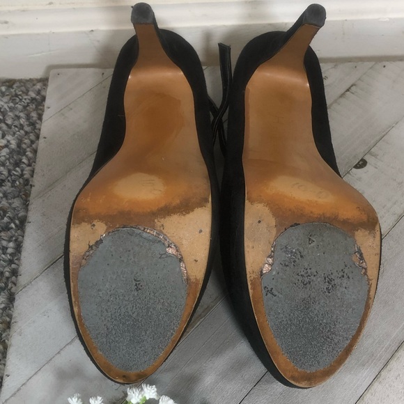 H by Halston Size 8 Suede Heels - Picture 3 of 3